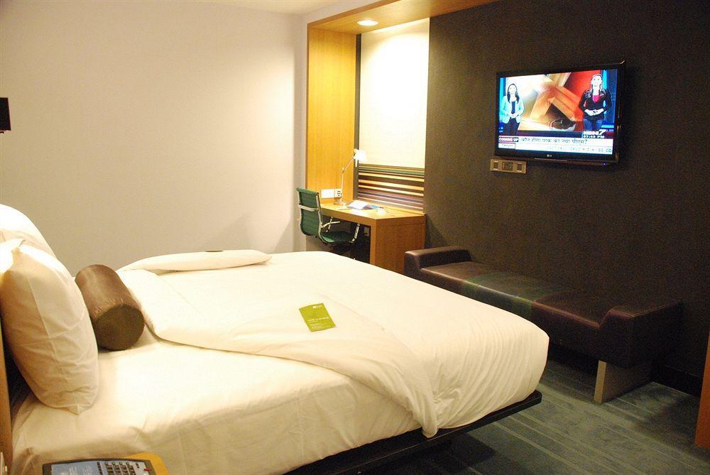 Hotel Sunday Chandigarh Zirakpur